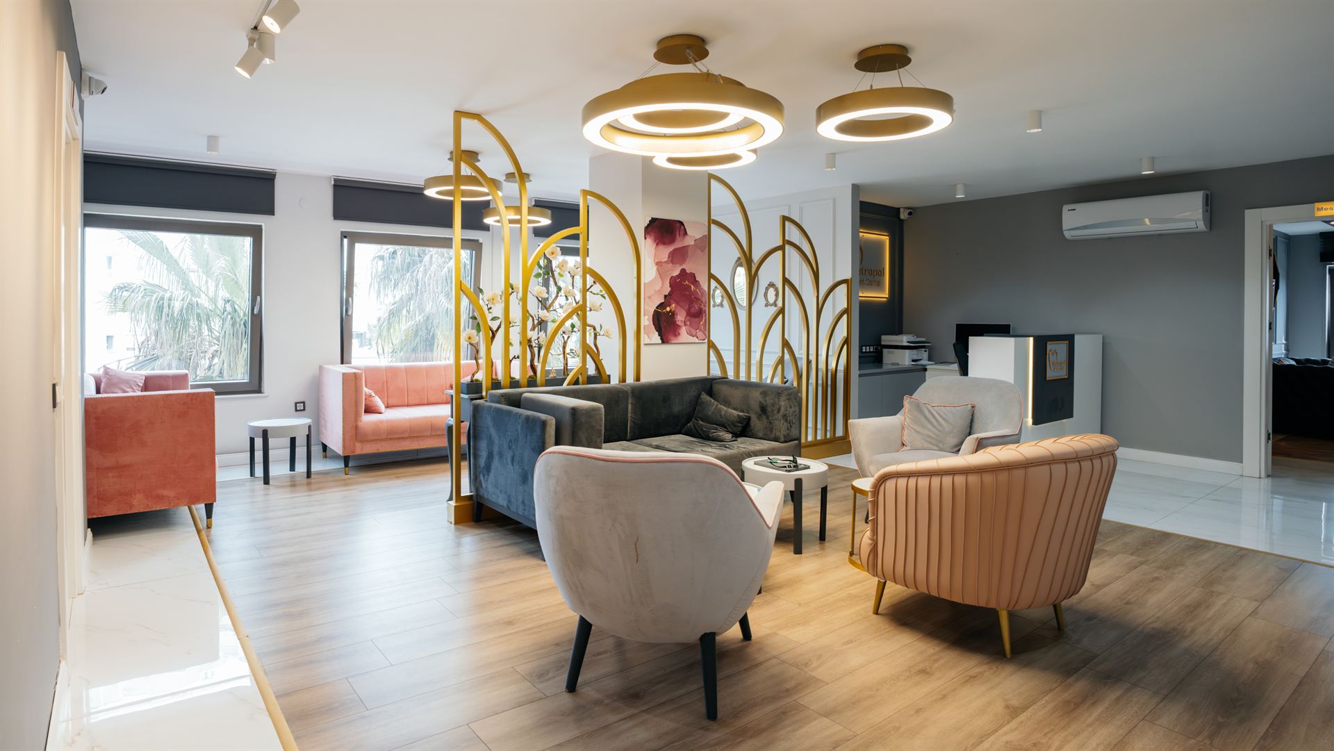 Metropol Dent Center premium klinik bekleme alanı